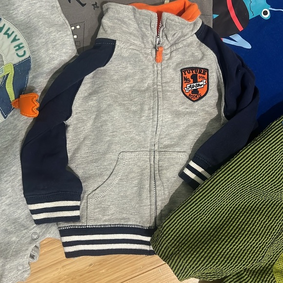 Bundle Adorable 12M -18M boys 5 piece - Picture 6 of 6